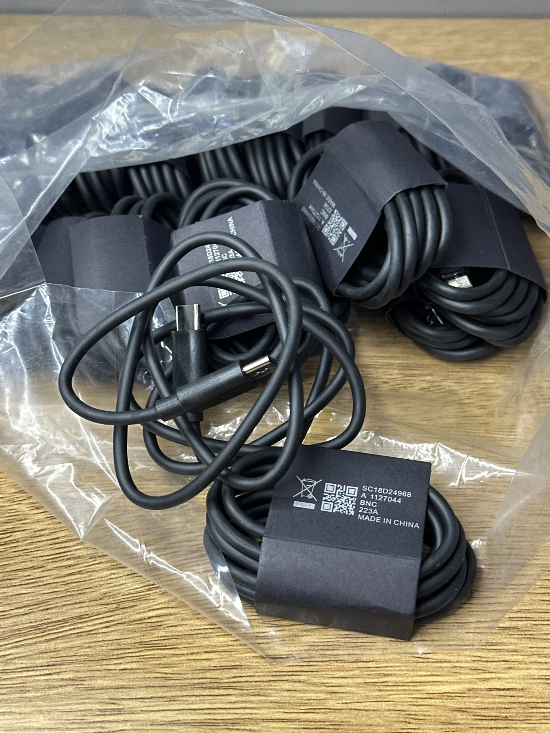 Cable USB-C a USB-C para Carga y Conexión