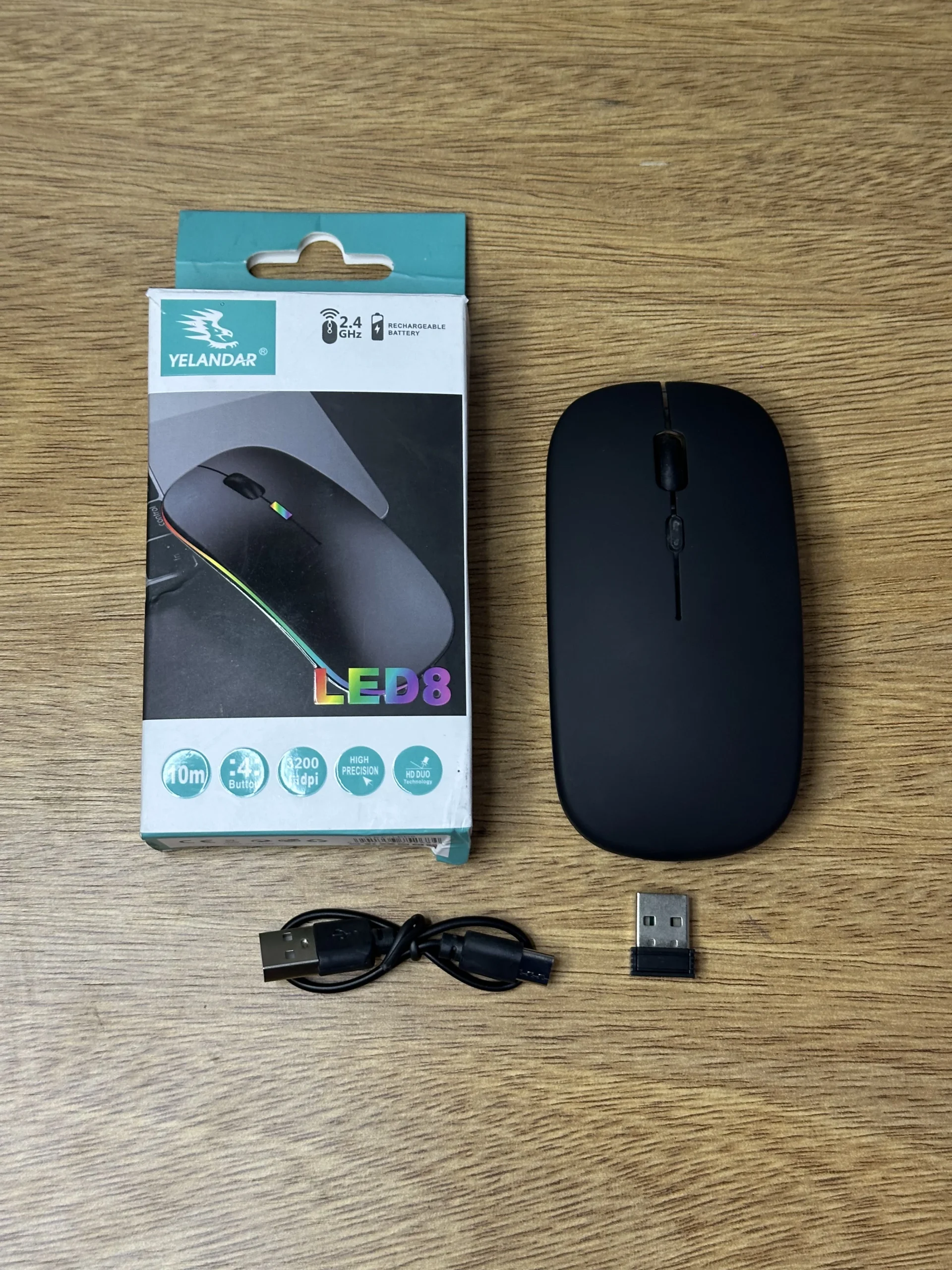 Mouse Inalámbrico Recargable LED8 RGB de 3200 DPI